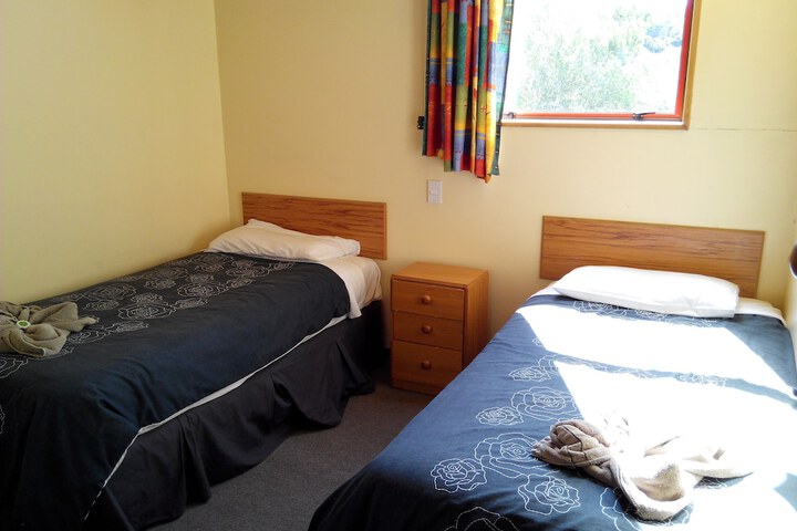 Room 6 of 25