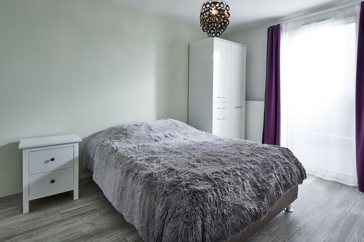 Room 14 of 93