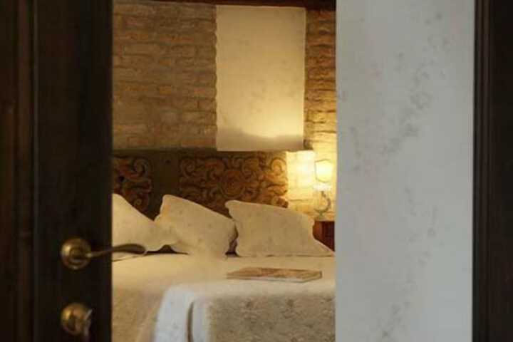 Room 13 of 72