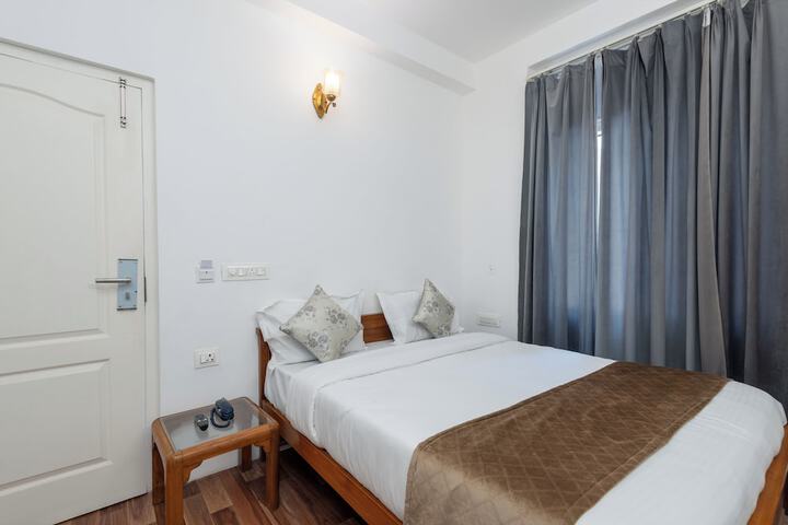 Room 10 of 52