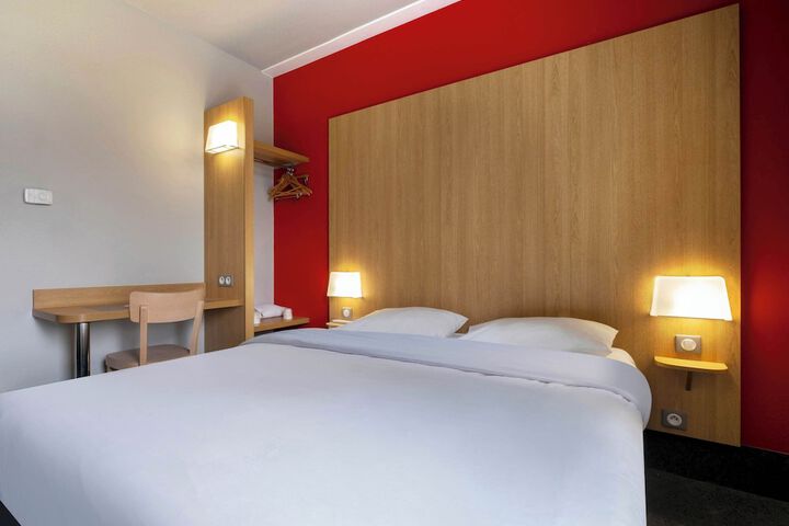 Room 17 of 36