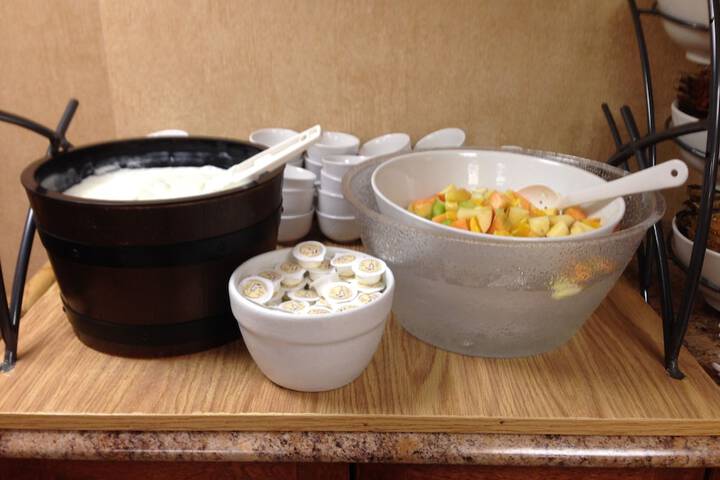 Breakfast/Coffee Service 36 of 49