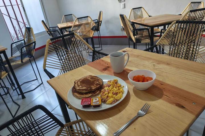 Dining 89 of 103