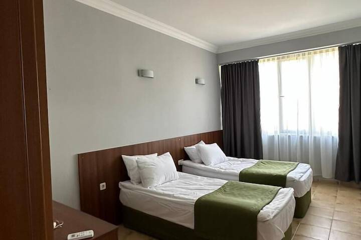 Room 25 of 29