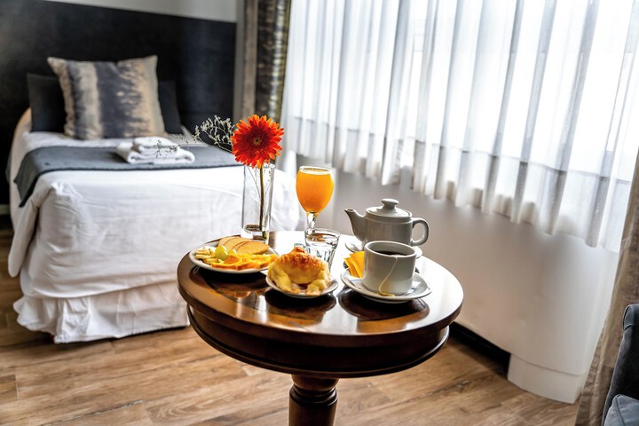 Breakfast/Coffee Service 76 of 96