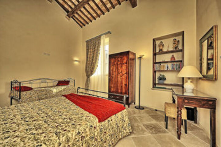 Room 14 of 19