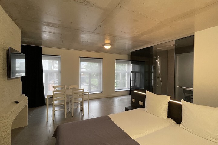 Room 25 of 113