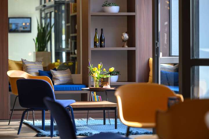 Lounge 57 of 71