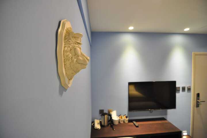 Room 30 of 44