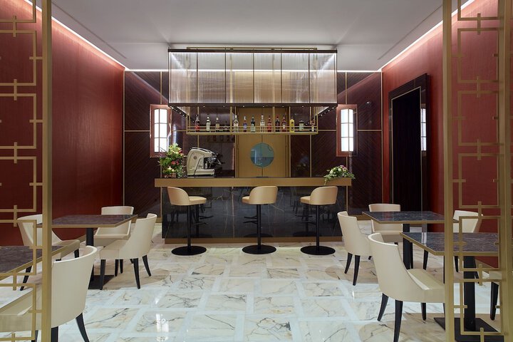 Lounge 80 of 86