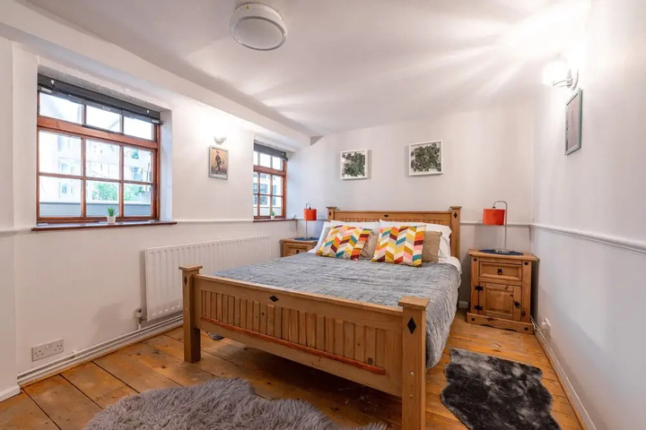 Room 6 of 21