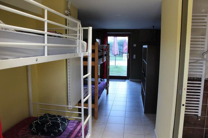 Room 13 of 38