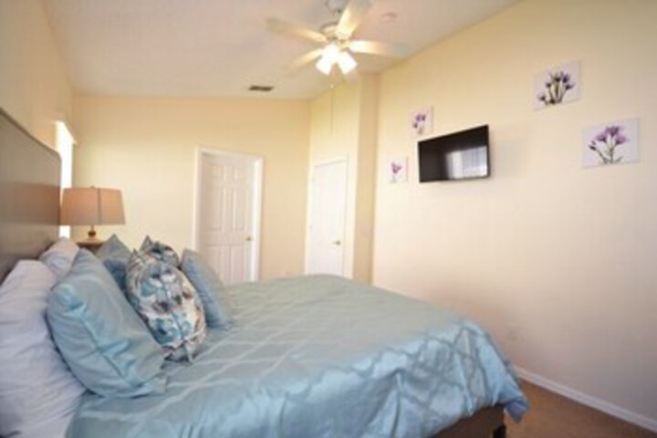Room 62 of 83