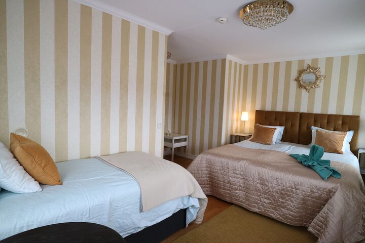 Room 48 of 334