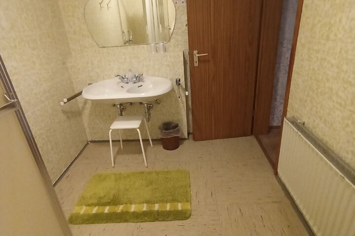 Room 22 of 31