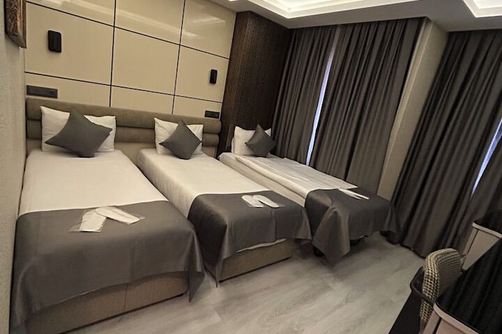 Room 37 of 104