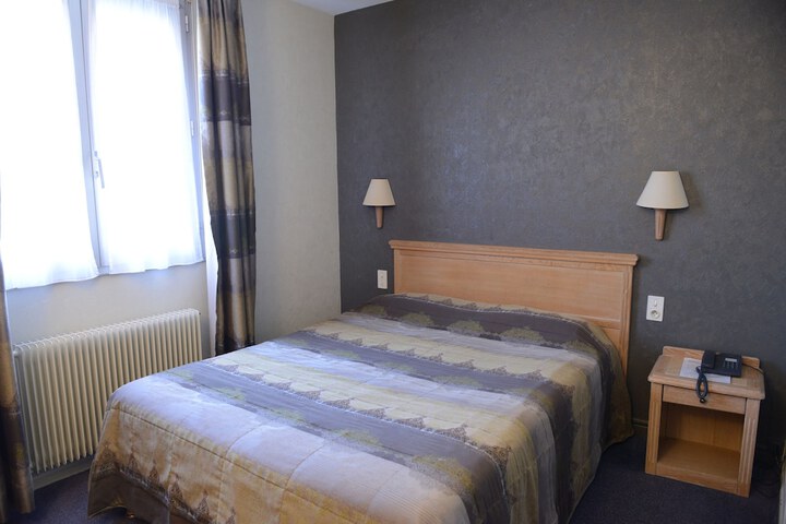 Room 8 of 30