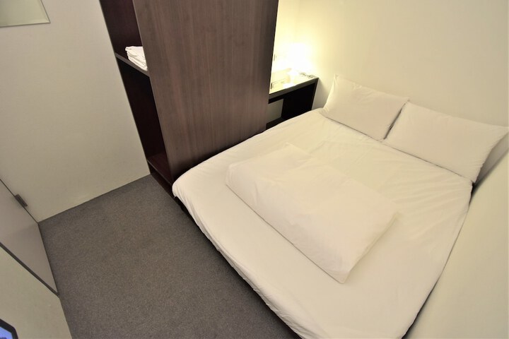 Room 12 of 44