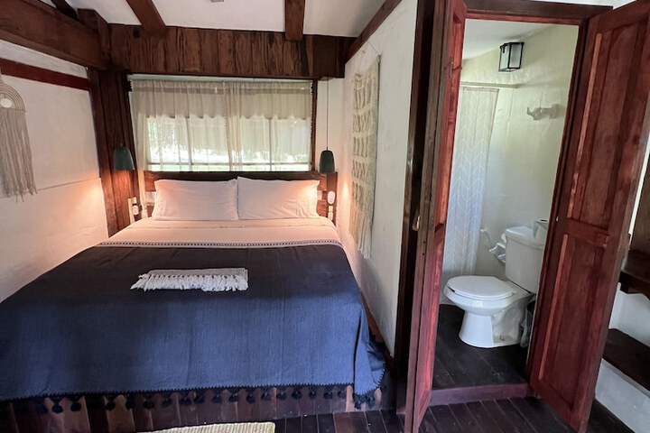 Room 28 of 98