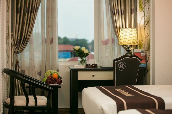 Room 18 of 106