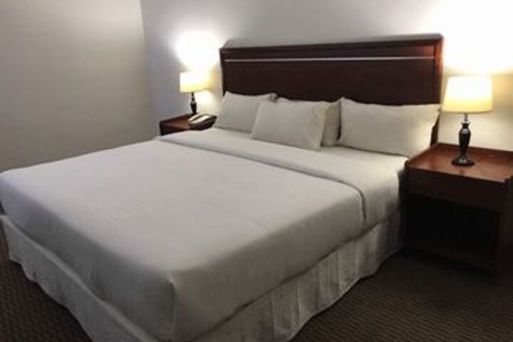 Room 17 of 46