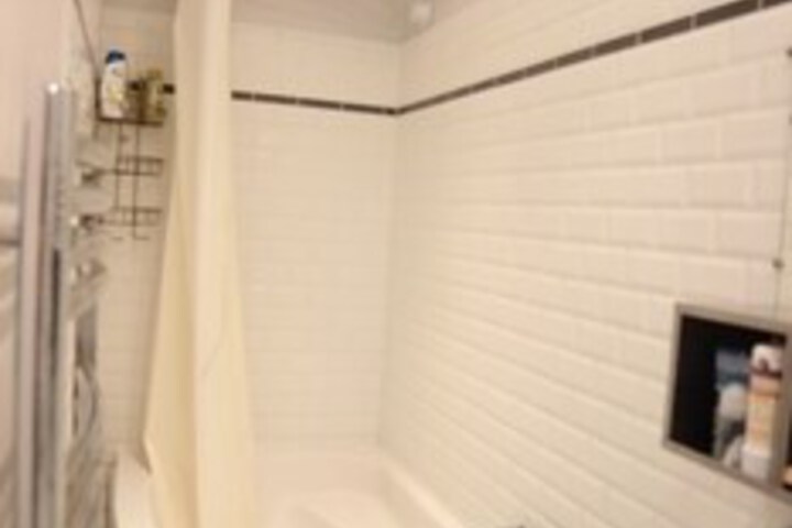 Room 2 of 25
