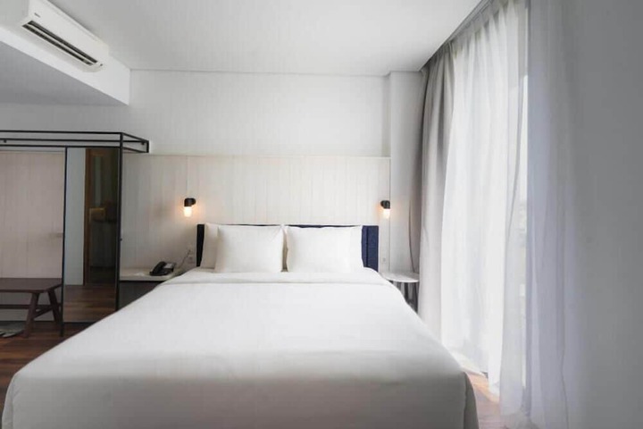 Room 9 of 52