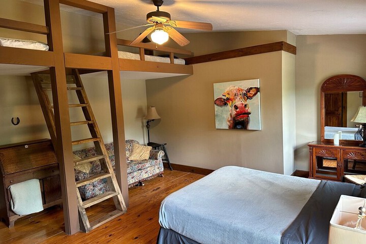 Room 6 of 40