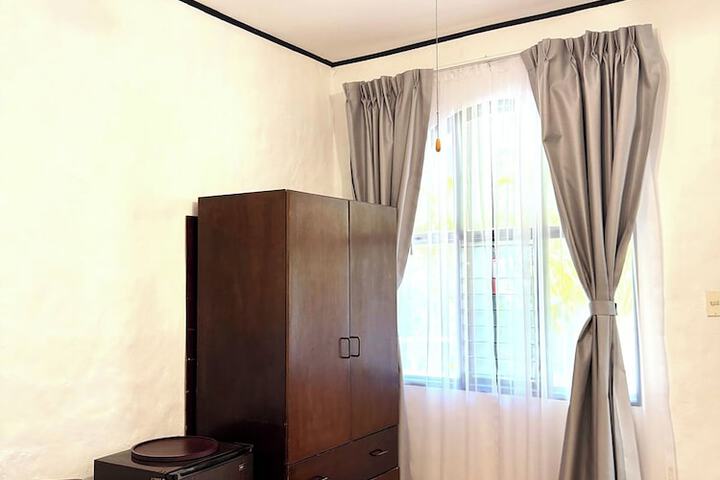 Room 6 of 159