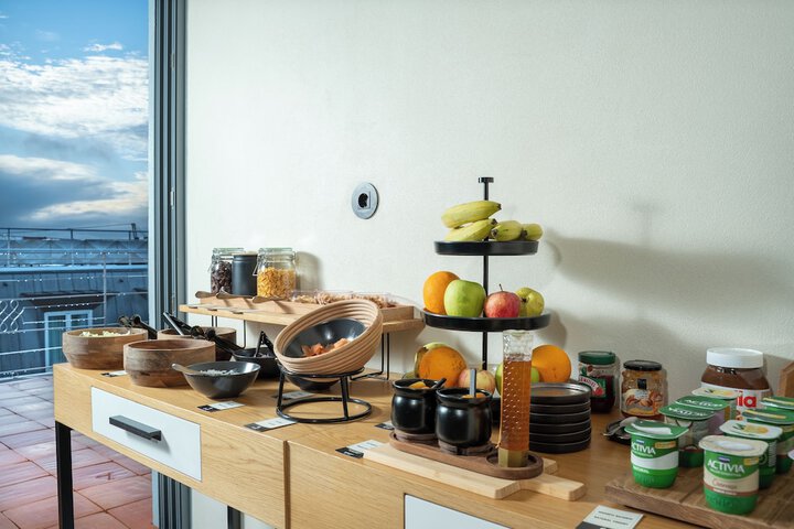 Breakfast/Coffee Service 34 of 43
