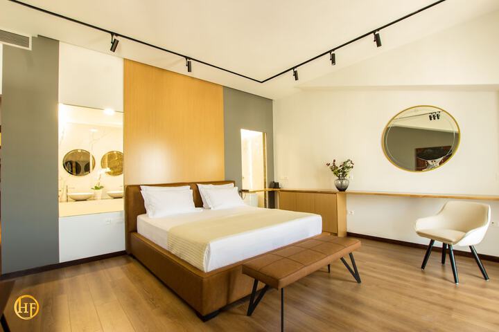 Room 4 of 30