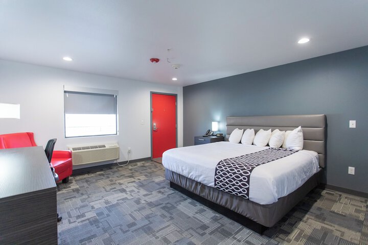 Room 16 of 38