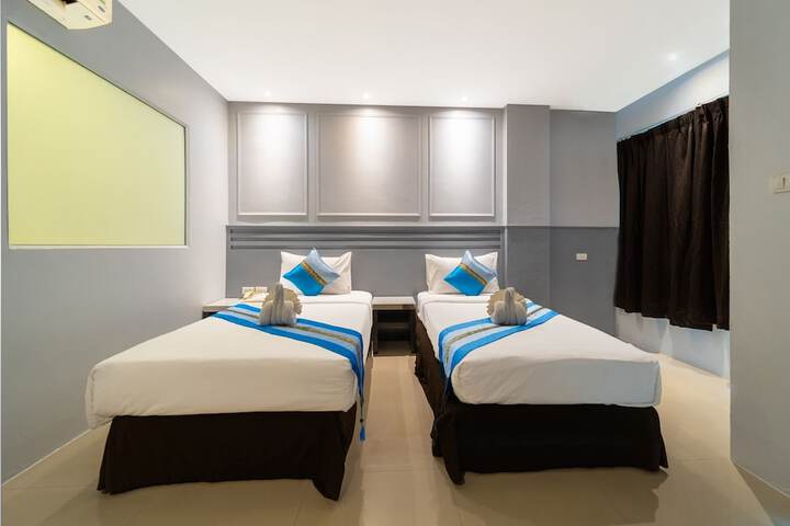 Room 9 of 25