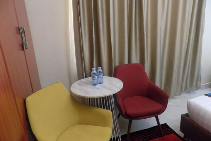 Room 11 of 41