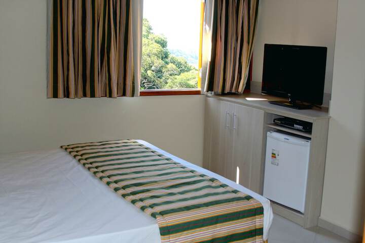 Room 5 of 40