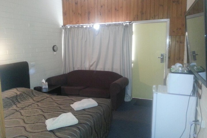 Room 15 of 27