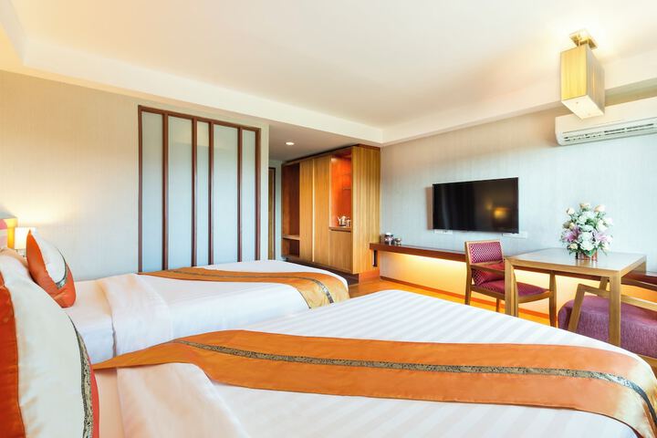 Room 16 of 62