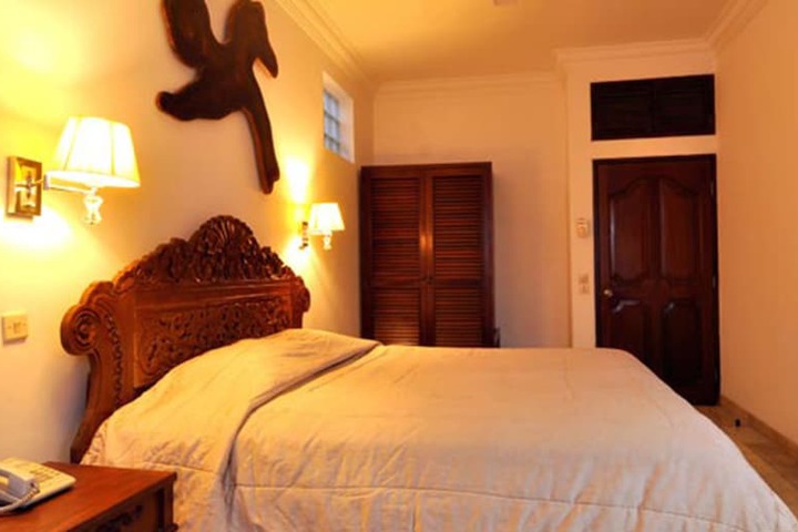 Room 9 of 68