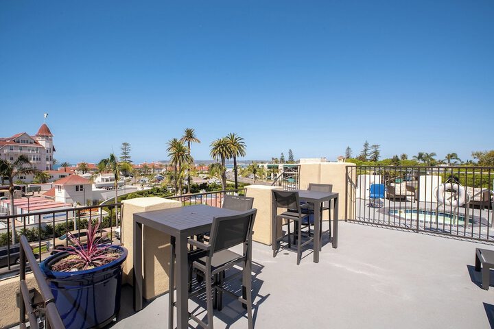 Sundeck 95 of 136