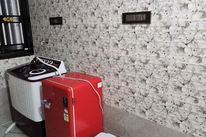 Room 8 of 14