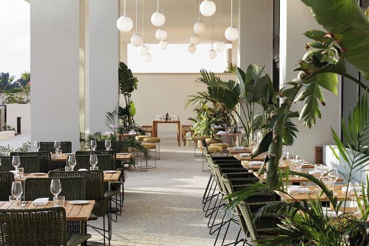 Dining 103 of 206