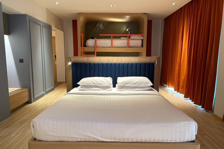 Room 4 of 38
