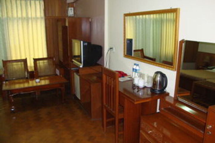 Room 14 of 40