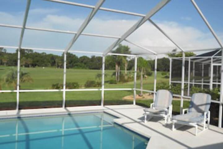 Hotel Exterior 7 of 32