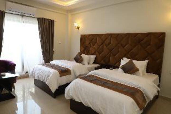 Room 11 of 20