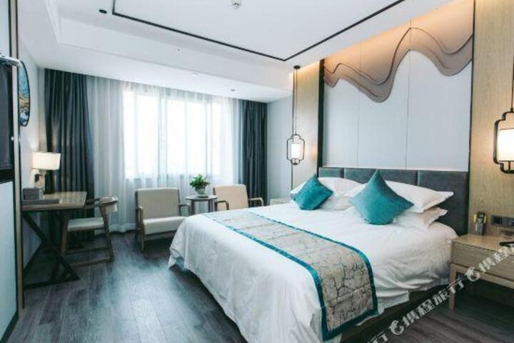 Longquan Nanguo Garden Hotel