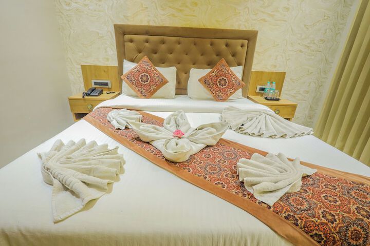 Room 27 of 40