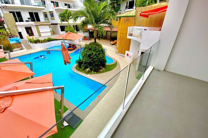Pool 307 of 403