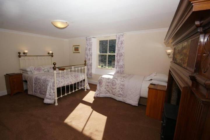 Room 7 of 30