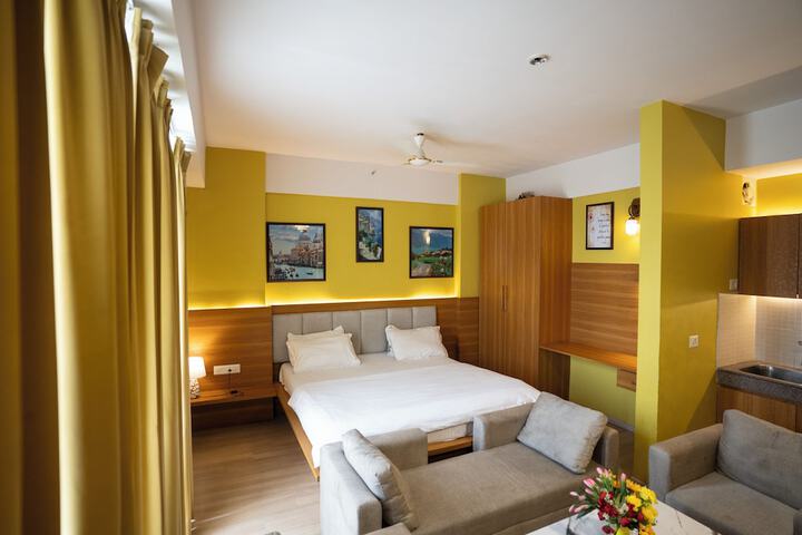 Room 8 of 38